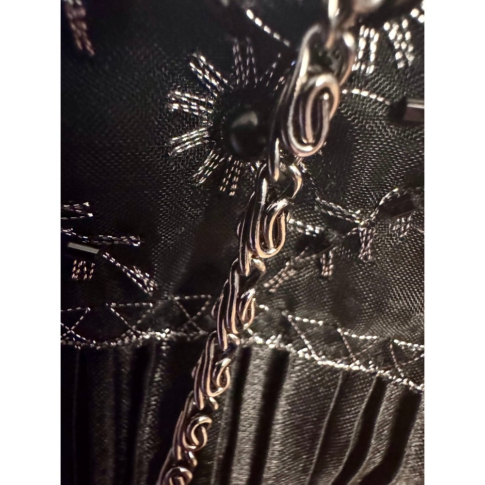 Silky Beaded Evening Clutch Silver Kiss Lock Black Tie Wedding Bag EUC - Picture 6 of 9